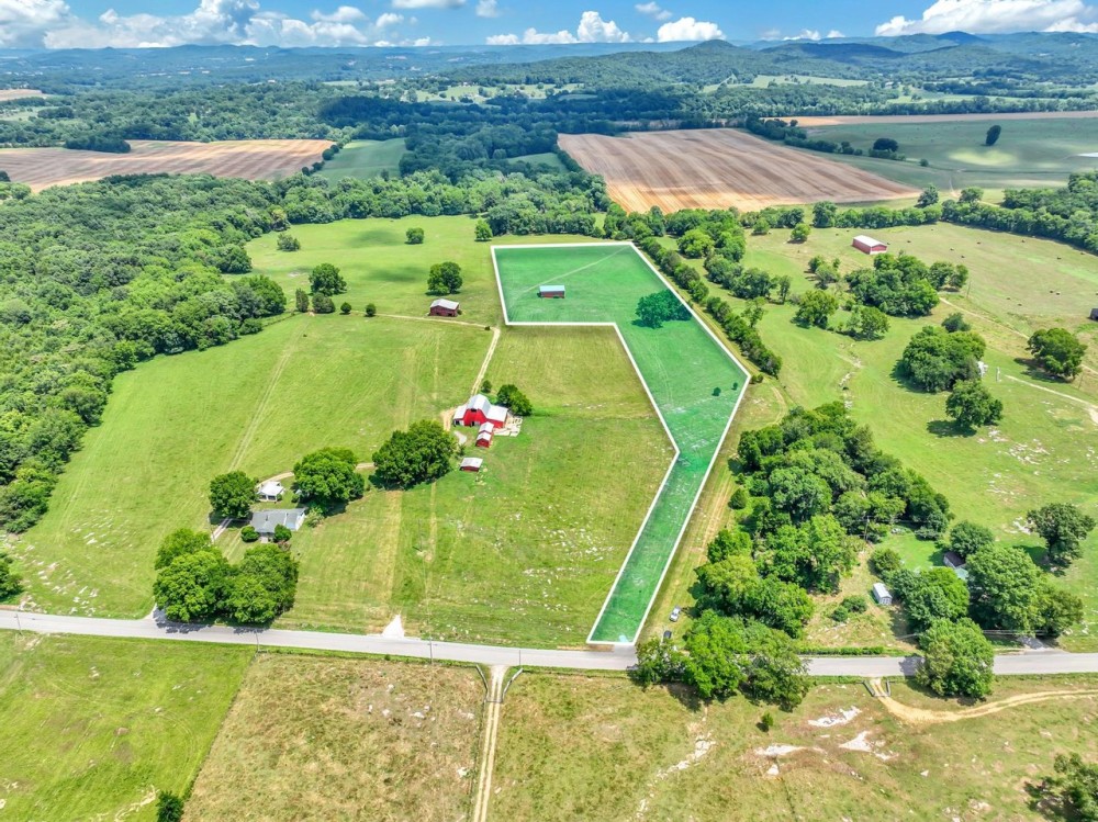 8 surveyed acres in Trousdale County Tennessee featured image