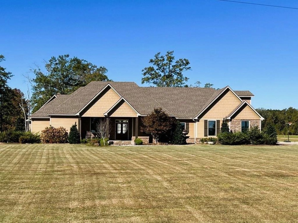 Country Estate with 4 BR 4.5 Bath Home 30 Acres in SW MS featured image