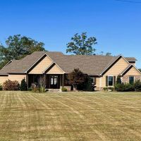 Country Estate with 4 BR 4.5 Bath Home 30 Acres in SW MS