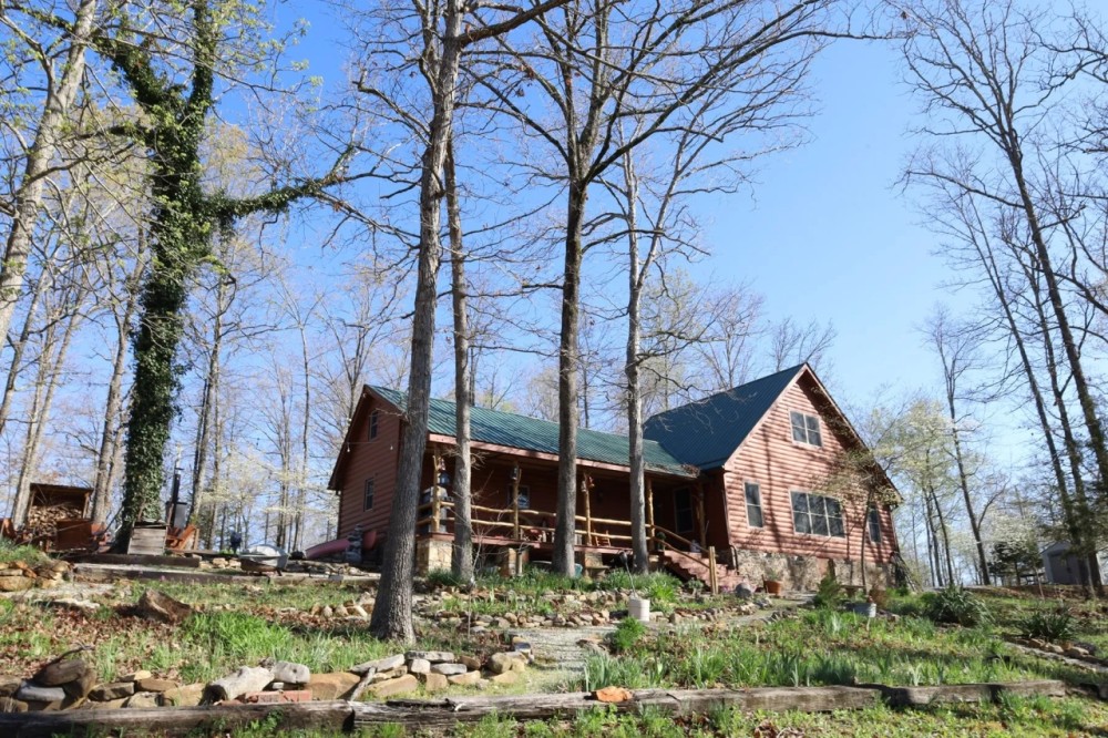 Log Cabin For Sale in Searcy Co featured image