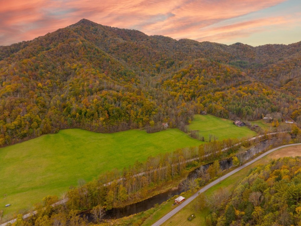 690 - Acre RARE Riverfront Pasture Land featured image