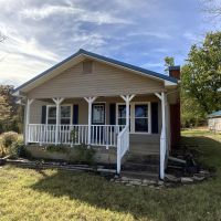 Cute Farm House 2 shops 10 - Acres Franklin AR Izard County images 2