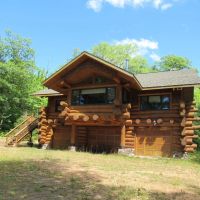 667 Acre Log Lodge With Lakes 50086588