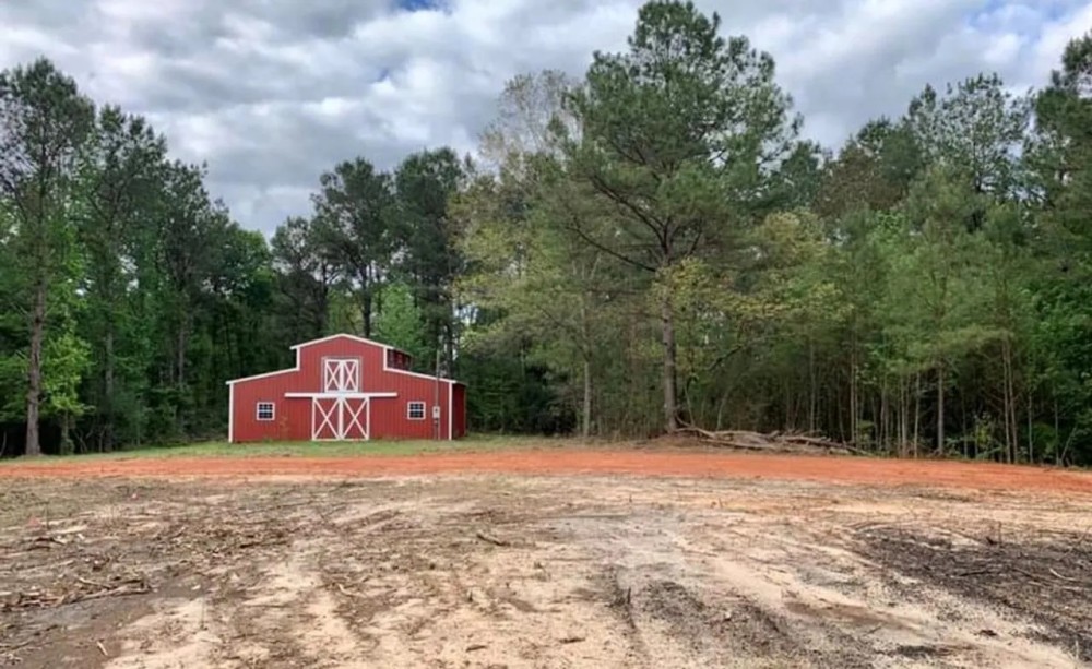 19.5 Acres Land for Sale and Barn Amite County MS featured image