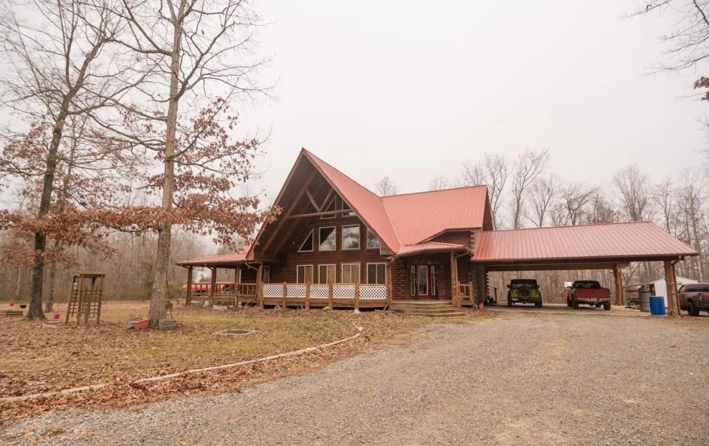 Gorgeous 2-Story Log Home with 17 ac - featured image