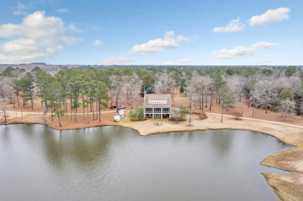 668 Acre Turnkey Hunting Property Sleeps 22 in West AL featured image