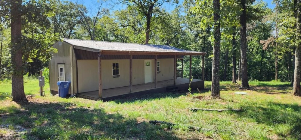 Tiny rustic barndo cabin on 2.5 - acres Evening Shade Arkansas featured image