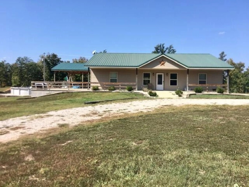 2 Homes 3 Bed 2 Bath and 2 Bed 2 Bath 50 Acres Shop Ponds featured image