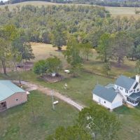 South Central Missouri Ozarks Ranch with Live Water Home images 4