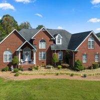Custom 3 412 square ft brick home on 57.16 acres located in the heart of Macon County Tennessee images 3