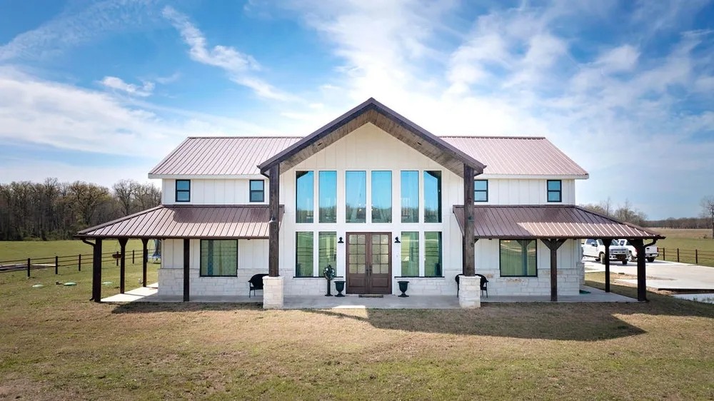 Gorgeous home on 25 Acres featured image