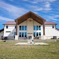 Gorgeous home on 25 Acres images 3