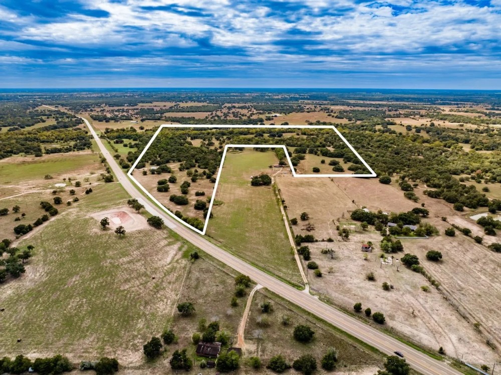 11934 US-77 in Hallettsville featured image
