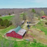 Farmstead With Ponds Pasture Home And Barns Near Springfield images 3