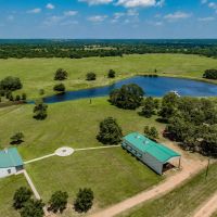 Tate Ranch - 2849 CR 425 in Yoakum