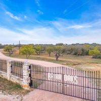 3521 Bryant Rd. in Schulenburg Texas images 2