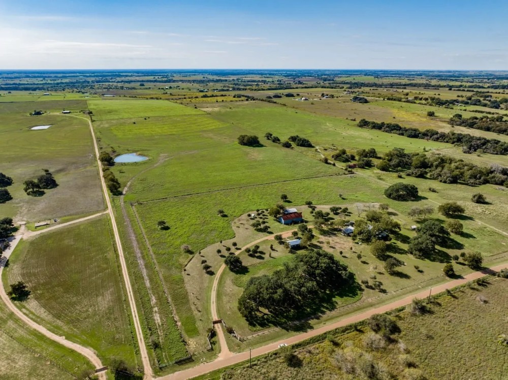 1625 CR 229 in Schulenburg featured image
