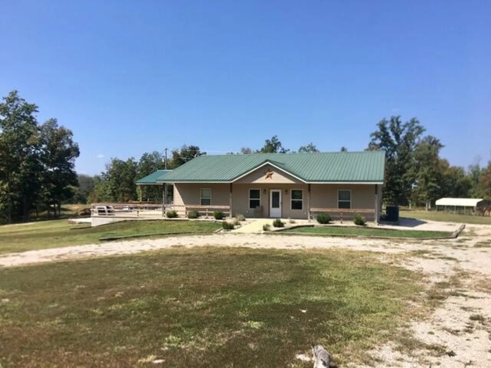2 Homes 3 Bed 2 Bath and 2 Bed 2 Bath 22 Acres Shop Ponds featured image