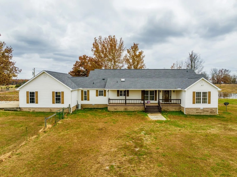 40 - Acres Nice 4 Bed 2.5 Bath 3 Car Garage Shop Lean-to Fenced Williford Ar featured image