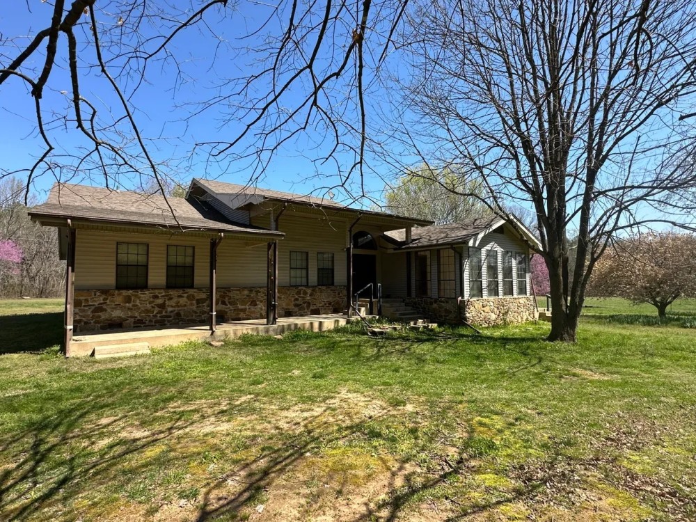 3 Bed 2 Bath 13 - Acres Year Round Creek Pasture Pleasant Grove Arkansas featured image