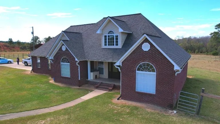180 Acres with a Home in Newton County at 406 Lawrence Conehatta Road in Lawrence MS featured image