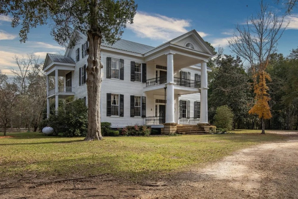 Antebellum Style Home with 223 Acres in Clarke County featured image