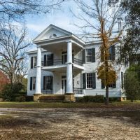 Antebellum Style Home with 223 Acres in Clarke County images 2