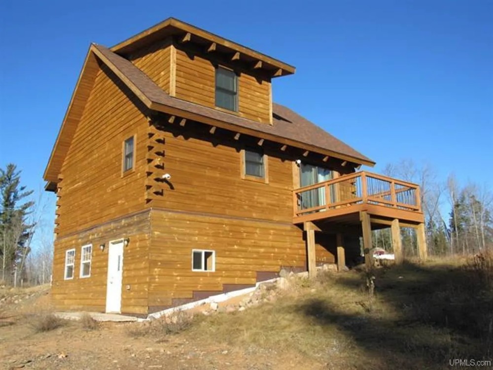 Secluded Michigan Log Cabin 50130734 featured image