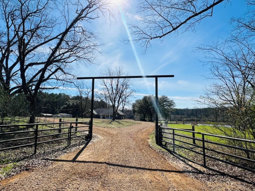 Home Lake Shop 38 acres Magnolia MS featured image