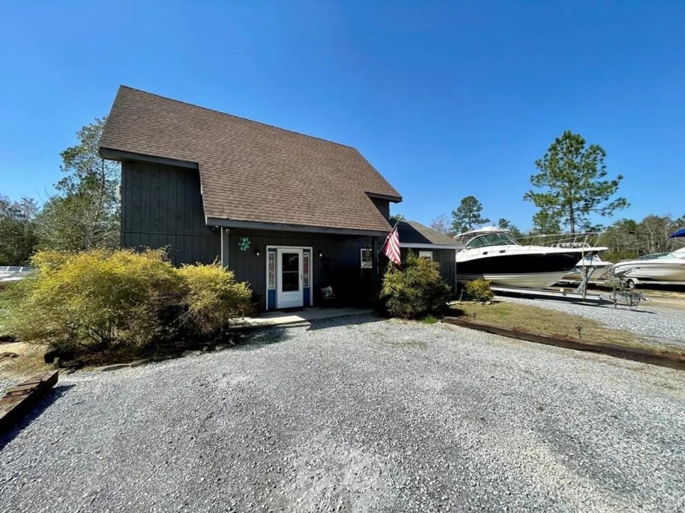 Private Paradise w Acreage Minutes from Beach Gulf Port MS featured image