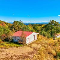 51-Acre Dream Estate in Mooresburg Unrestricted images 2