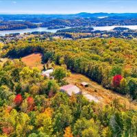 51-Acre Dream Estate in Mooresburg Unrestricted images 3