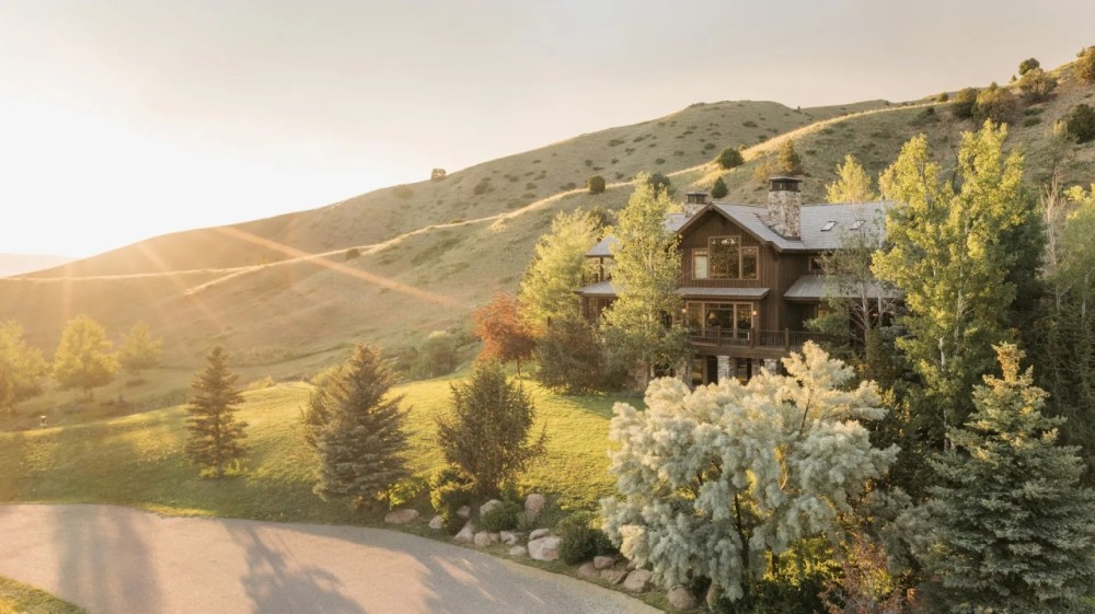 Grey Cliffs Ranch featured image