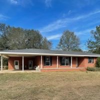 Home with Acreage For Sale in Sandy Hook MS images 1