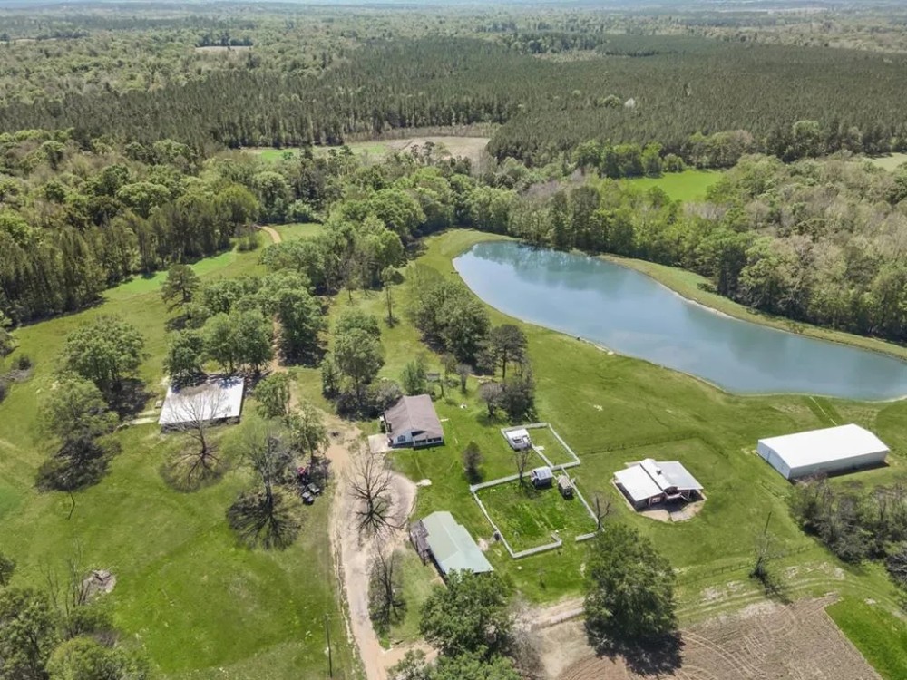 1250 Acre Timberland Lodge on the Tickfaw River South MS featured image