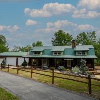 Custom Turn-Key Log Home On Secluded Beautiful Rolling Ozark Timberland Providing Great Hunting images 3