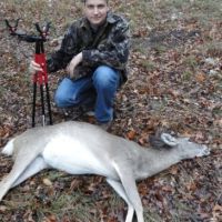 2 DAY HUNT FOR A TROPHY WHITETAIL BUCK (6-8 Pts.) AND 1 COMPLIMENTARY WHITETAIL DOE - $1800.00 ***