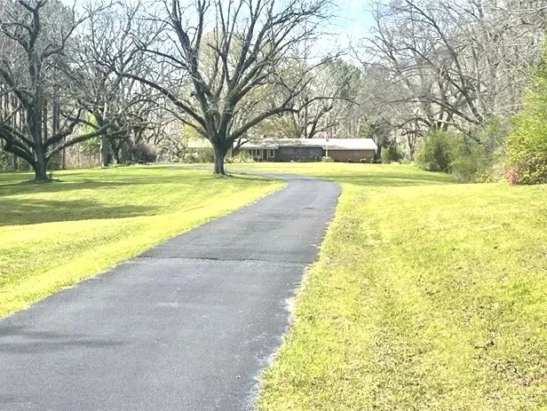 27.78 Acres with a Home in Claiborne County at 13137 Old Port Gibson Road in Utica MS featured image