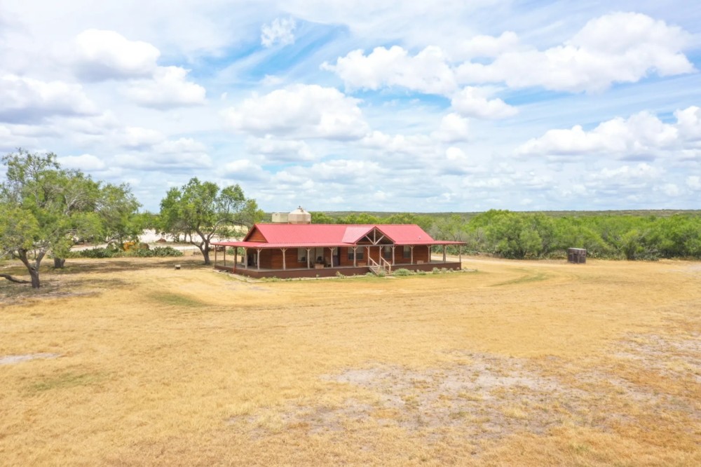 Full House Ranch featured image