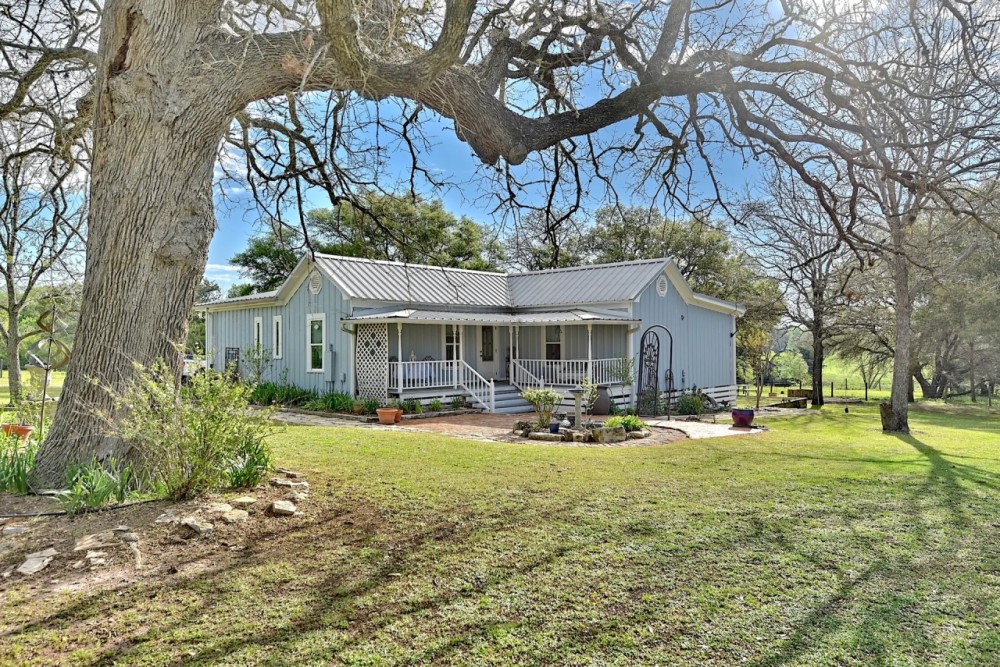 386 FM 389 Fayetteville TX 78940 featured image