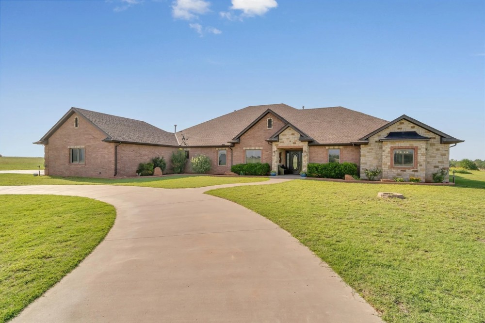 Home Ranch Land near Lone Wolf OK featured image