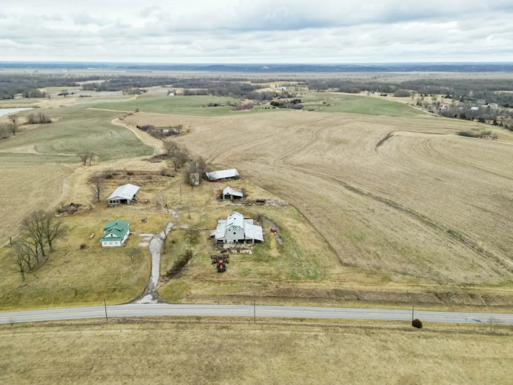 Impeccable rolling farmland in Cooper County Property featured image