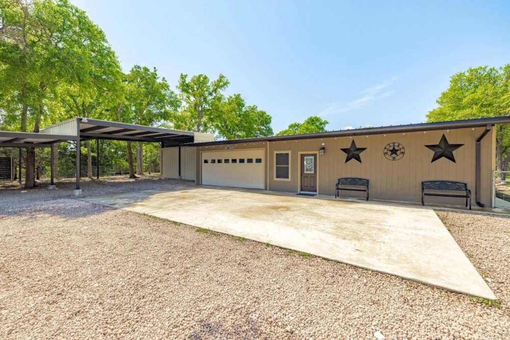 10.9 acres Ag Exempt 3 BD 3 BA 6 Car Garage in Florence TX featured image