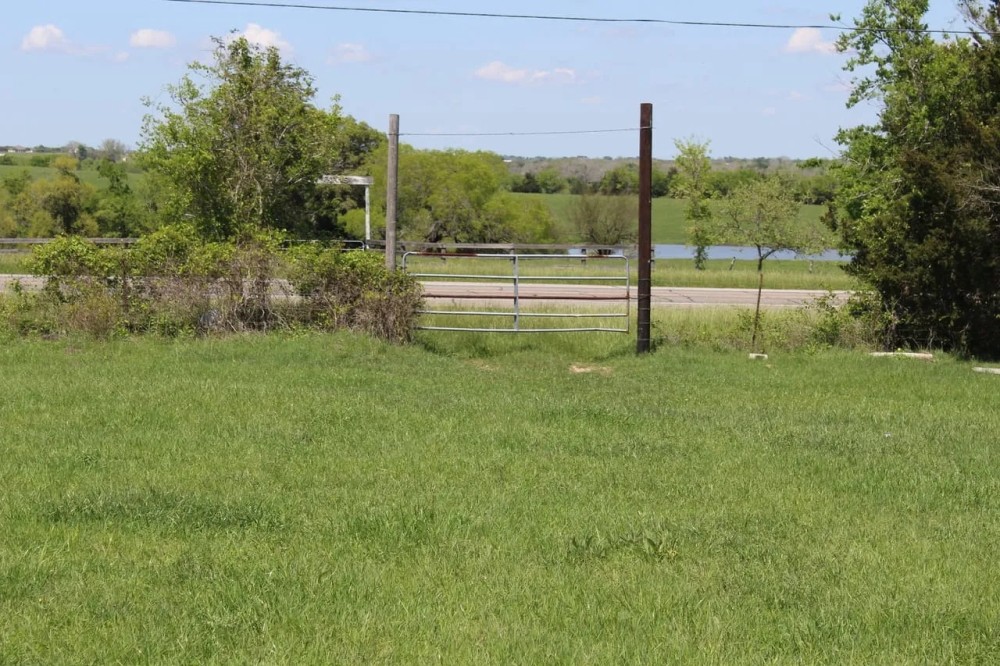 Hwy 90 East in Schulenburg featured image
