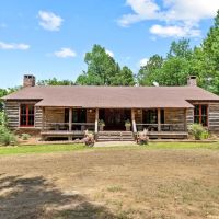 Private Riverfront Lodge images 3