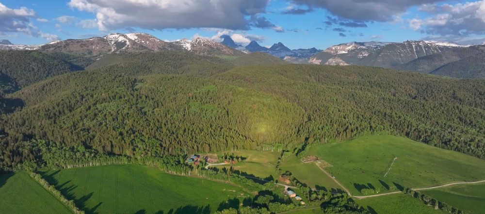 Elk Range Ranch featured image