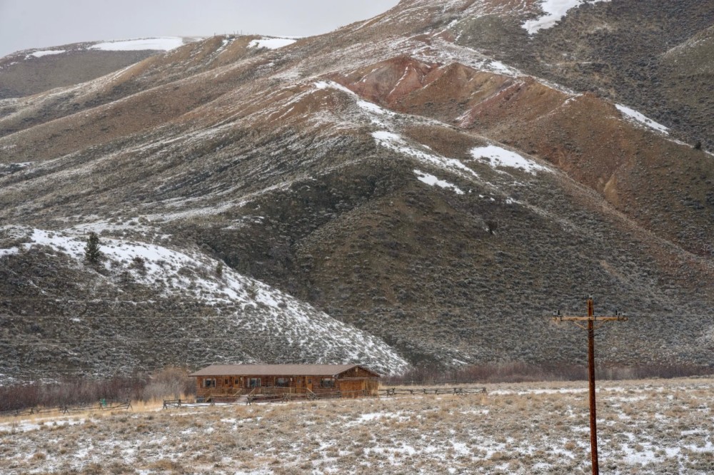 Dubois Wyoming Cabin featured image