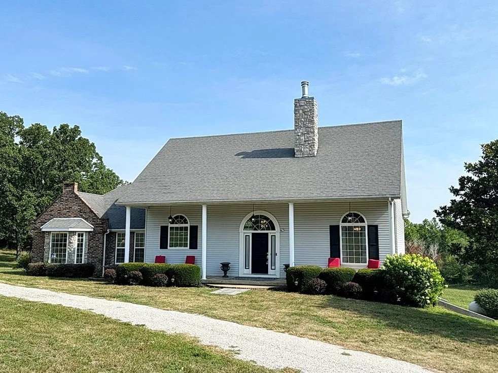 Country Home in St. Clair County MO for Sale featured image