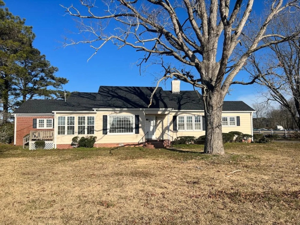 MARKET BASED PRICE IMPROVEMENT Newly Remodeled - 2.5 acre Farm and Home For Sale in Pitt County NC featured image