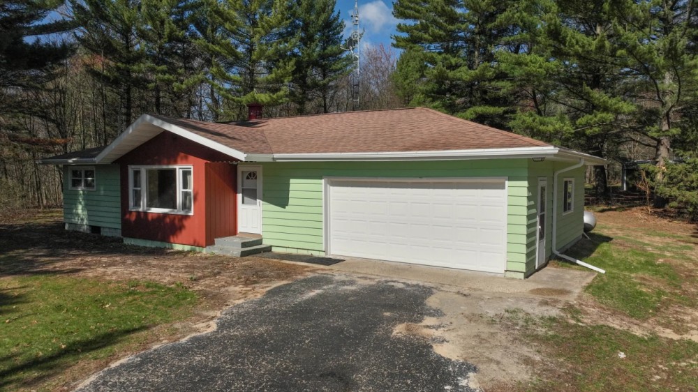 Country Home for Sale in Wisconsin Dells Wisconsin featured image